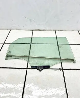 Hyundai Tucson TL Rear door window glass 