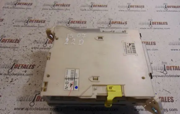 Lexus IS 220D-250-350 Fuse box set 8273053020