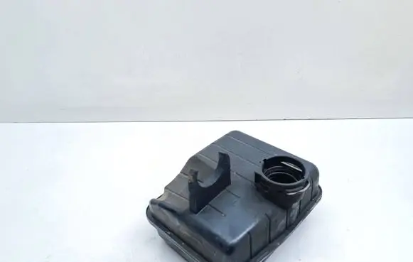 BMW 5 F10 F11 Intake resonator 8512014