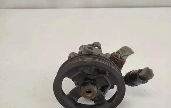 Toyota Avensis T250 Power steering pump