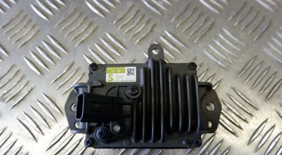 Toyota RAV 4 (XA50) Distronic sensor radar 8821033120