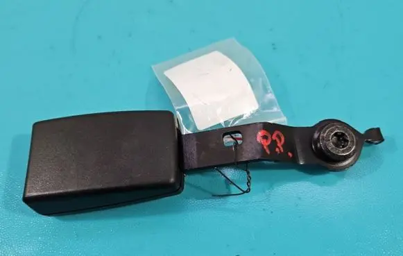 Opel Combo D Front seatbelt 735479583 IMPRK1391602