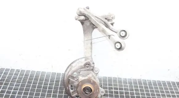 Audi A8 S8 D3 4E Front wheel hub