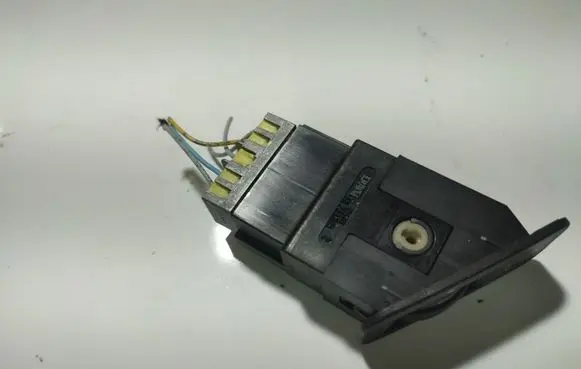Citroen Saxo Headlight level height control switch
