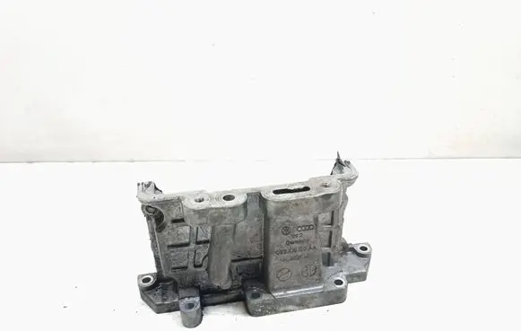 Audi Q7 4M other engine part 059109122AA