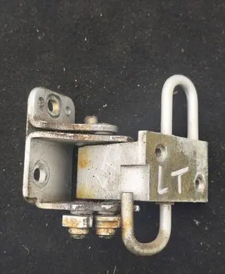 Volkswagen PASSAT B5.5 Rear door lower hinge LA7W