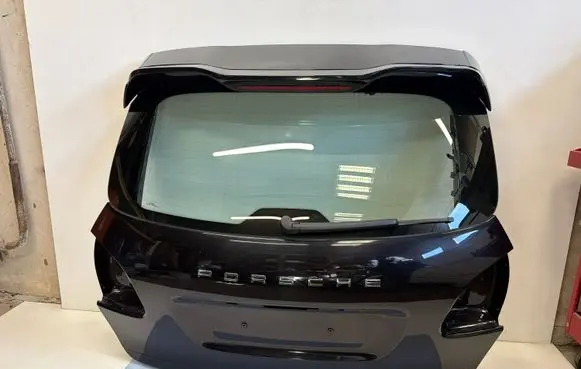 Porsche Cayenne (92A) Tailgate/trunk/boot lid LC9X
