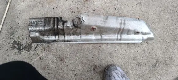 BMW 3 E90 E91 Heat shield in engine bay 8511809