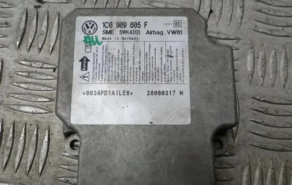 Volkswagen Golf IV Airbag control unit/module 1C0909605F