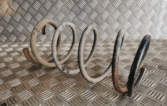 Mitsubishi Carisma Front coil spring