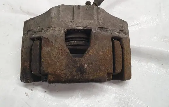 Volvo XC90 Front brake caliper 30657303