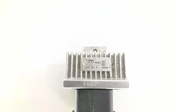 Nissan Qashqai Glow plug pre-heat relay 1522 4322