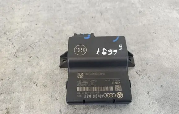Audi A5 8T 8F Gateway control module