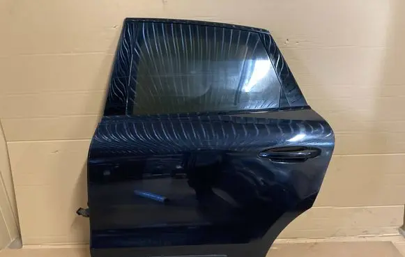 Porsche Macan (95B) Rear door 