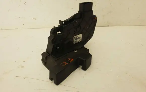 Volvo XC70 Front door lock 31253666 986895104