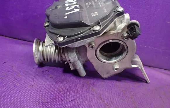 Opel Corsa E EGR valve HU1506000081