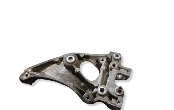 Citroen C4 II Engine mounting bracket 9672950980