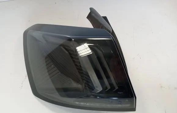 Peugeot 3008 II Rear/tail lights 9836231280