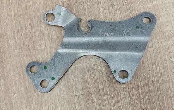 BMW 8 G16 EGR valve cooler bracket 8579602
