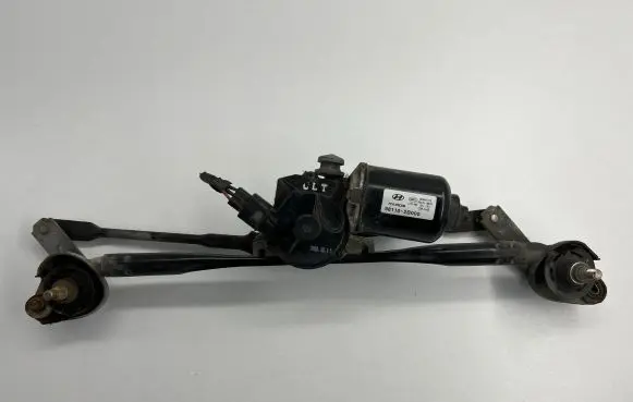 Hyundai Santa Fe Front wiper linkage and motor 981102B000