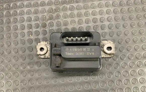 Mercedes-Benz SL R129 Coolant fan relay A0165459632