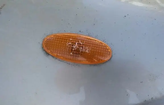 Nissan Almera N16 Front fender indicator light