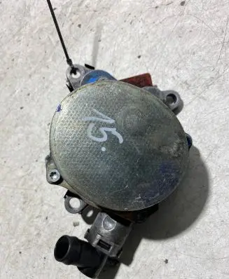 Nissan Qashqai Vacuum pump 146503760R