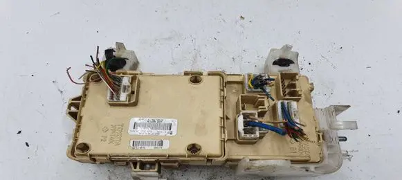 Toyota Corolla Verso E121 Fuse module NOCODE