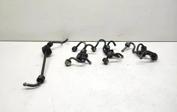 Fuel injector supply line/pipe