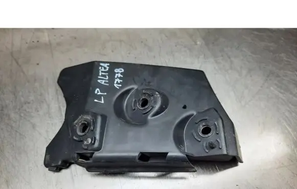 Seat Altea XL Front bumper mounting bracket