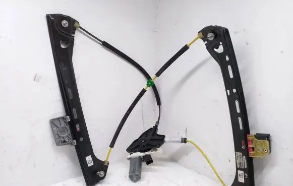 Mercedes-Benz E W238 Front door window regulator with motor A2057204327 Z004G8 C84594103