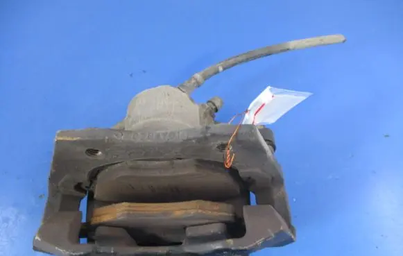 Ford Mondeo Mk III Front brake caliper