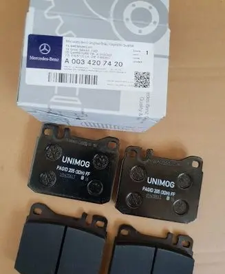 Mercedes-Benz W123 Brake pads (front) A0034207420