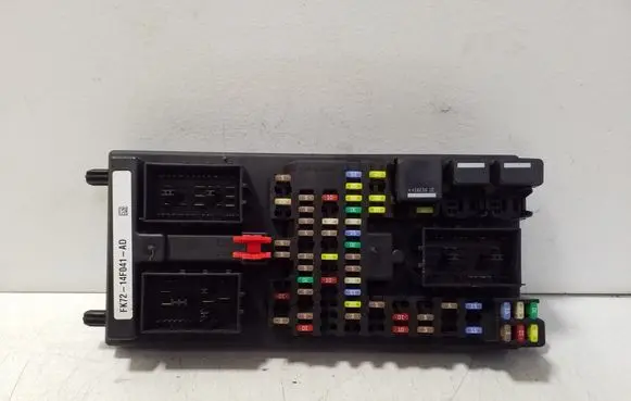 Land Rover Discovery Sport Fuse module FK7214F041AD