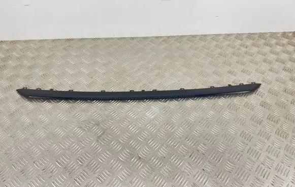 Front bumper splitter molding