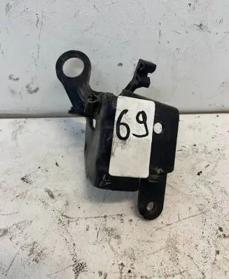 Peugeot 807 Engine mounting bracket 103572