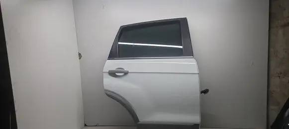 Chevrolet Captiva Rear door