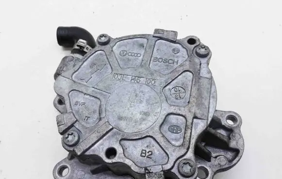 Audi A6 S6 C7 4G Vacuum pump 03L145100
