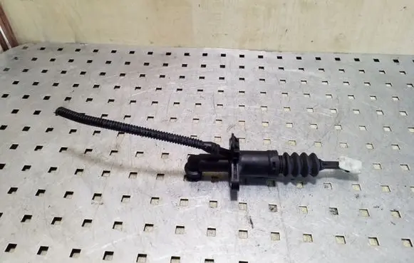 Clutch slave cylinder