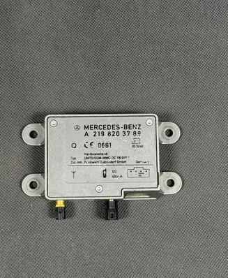 Mercedes-Benz CLS C219 Aerial antenna amplifier A2198203789 A2219050040