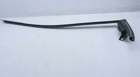 Mercedes-Benz SLK R171 Front door glass trim molding A1717200124