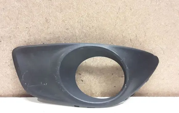Front fog light trim/grill