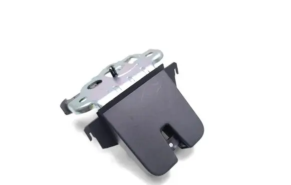 Skoda Fabia Mk3 (NJ) Tailgate/trunk/boot lock/catch/latch 6V6827520