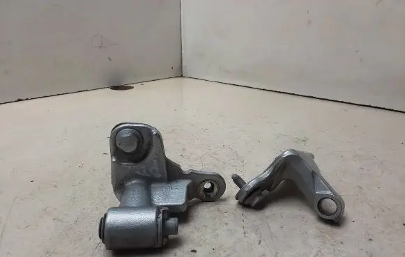 Mercedes-Benz B W245 Front door upper hinge