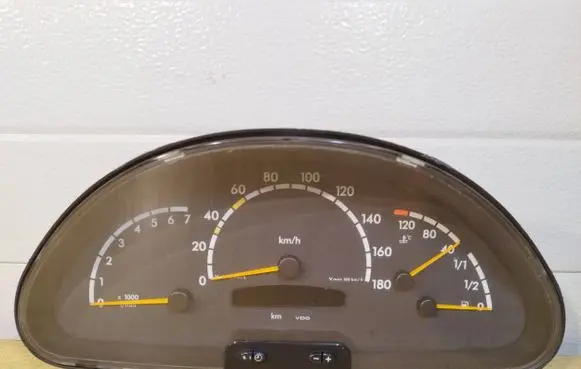Mercedes-Benz Sprinter W901 W902 W903 W904 Speedometer (instrument cluster) A0004466921