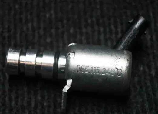 Audi Q3 8U Crankshaft position sensor 06E155243G