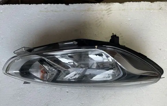 Ford Fiesta Headlight/headlamp
