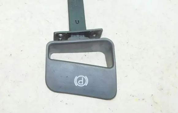 Chrysler 300M Hand brake release handle 