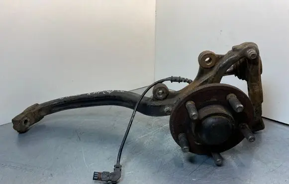 Chrysler 300 - 300C Front wheel hub 04782705AB