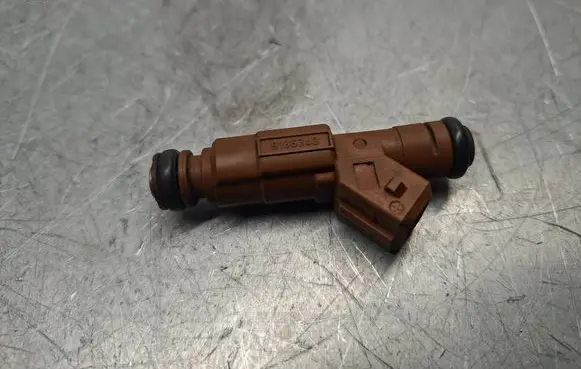 Volvo XC70 Fuel injector 0280155831 9186340